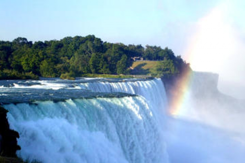 Mothers Day All-Inclusive Getaway Tour of Niagara Falls